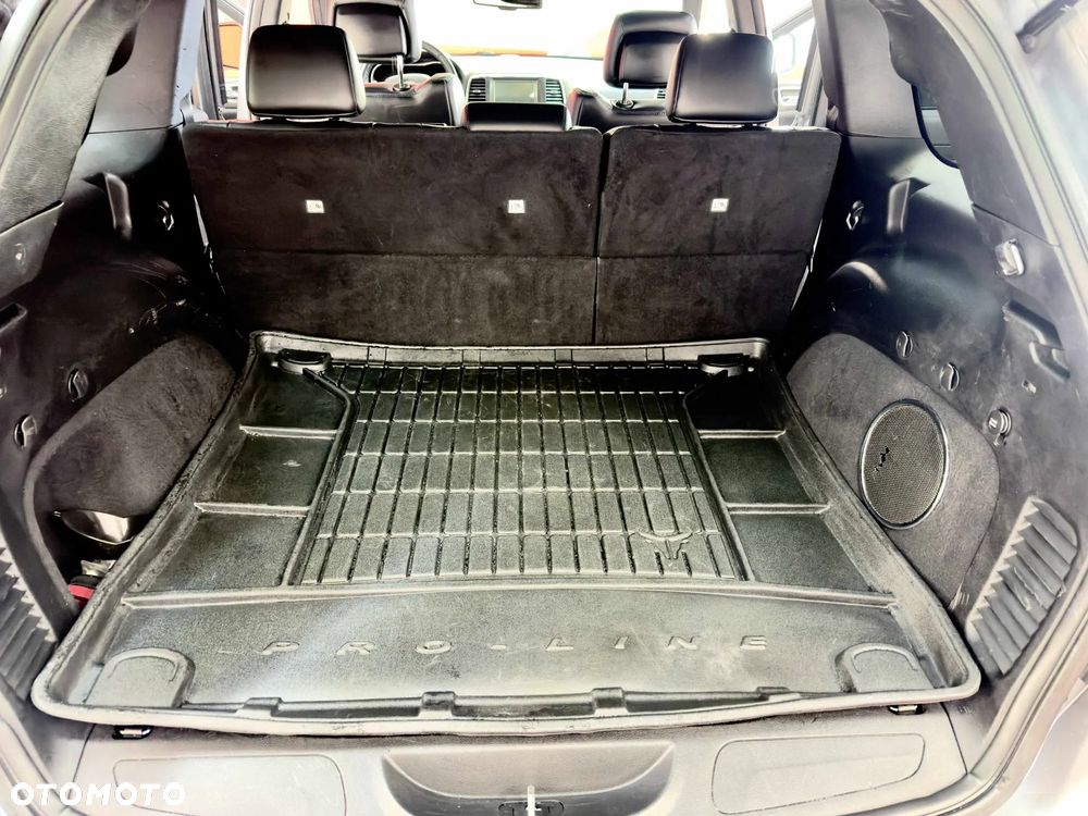 Jeep Grand Cherokee - 12