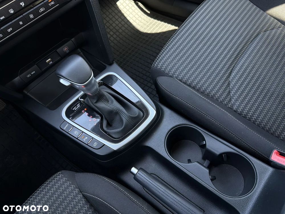 Kia Ceed 1.5 T-GDI M DCT - 16