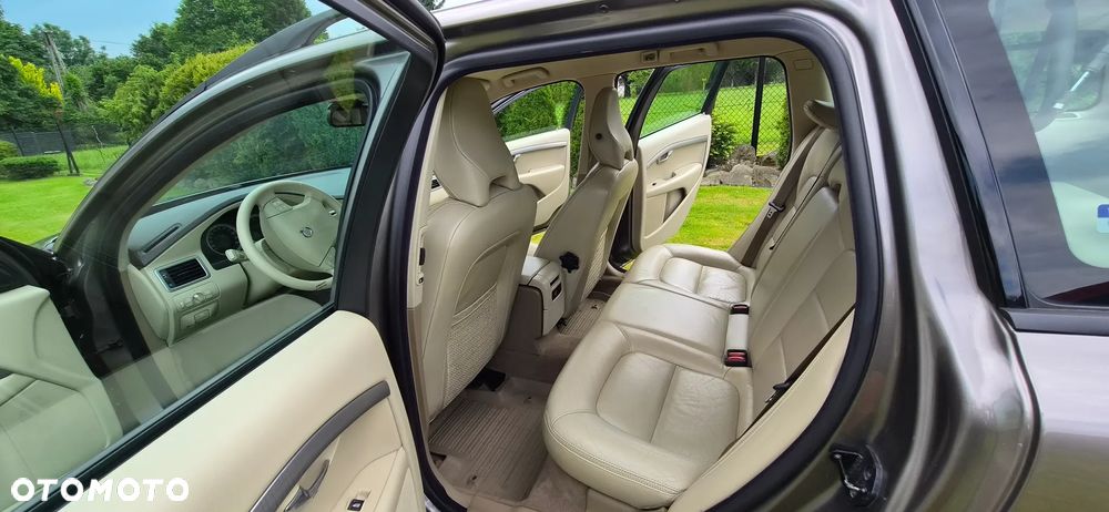 Volvo XC 70 D5 AWD Summum - 6