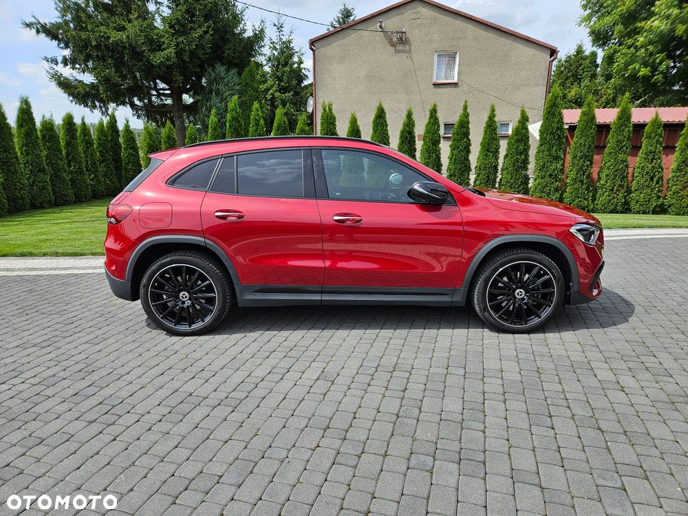 Mercedes-Benz GLA - 11