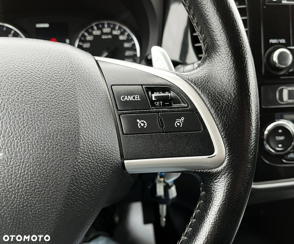 Mitsubishi Outlander 2.0 Instyle + 4WD CVT - 19