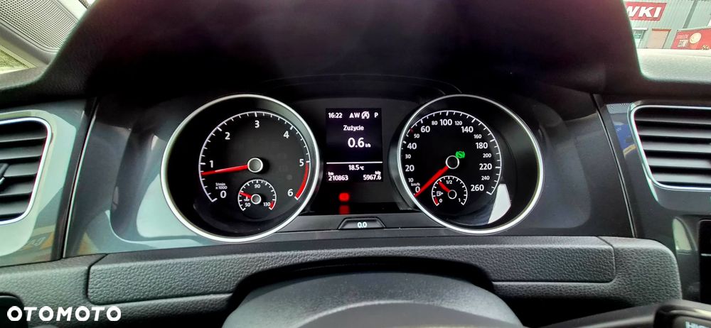Volkswagen Golf 2.0 TDI SCR DSG Comfortline - 9