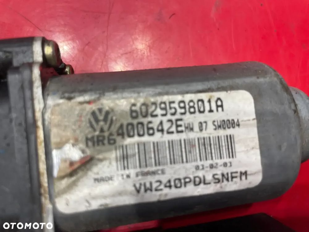 Silniczek szyby prawy przód VW Polo 9N - 2