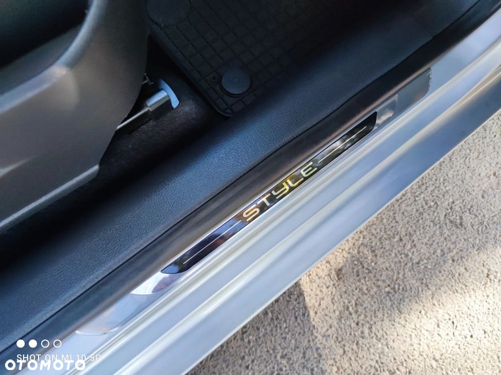 Volkswagen Golf Plus 1.6 TDI Comfortline DSG - 13
