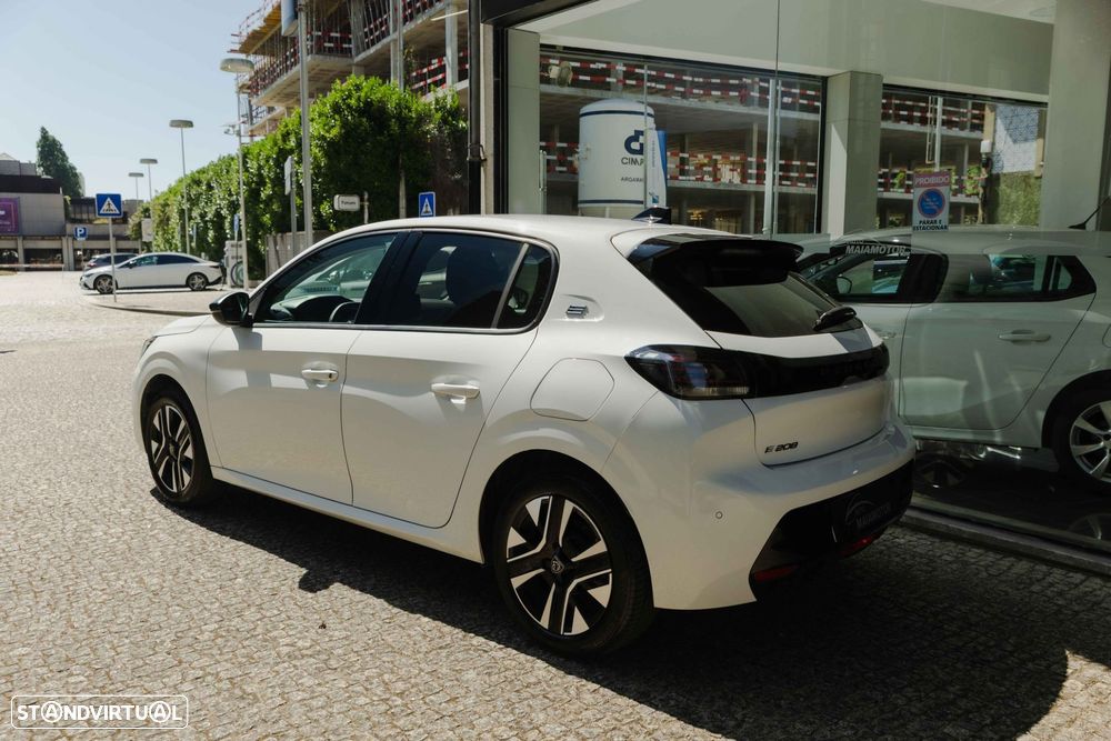 Peugeot e-208 50 kWh Allure - 11