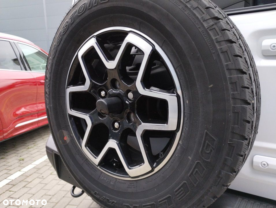 Ford Bronco - 35