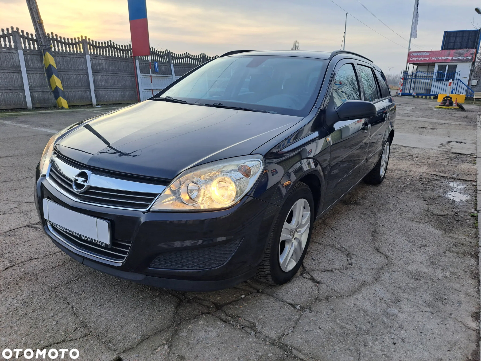 Opel Astra 1.6 Caravan NAVI - 34