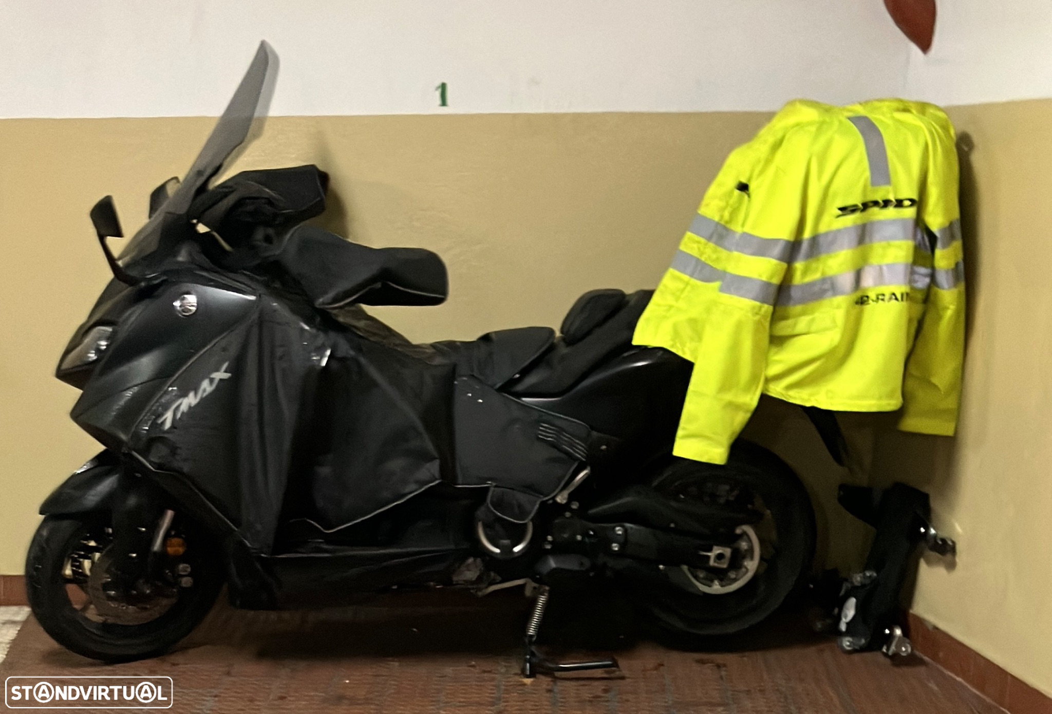 Yamaha TMAX - 8