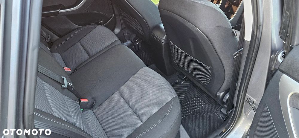 Hyundai i30 1.6 CRDi Fifa World Cup Edition - 14