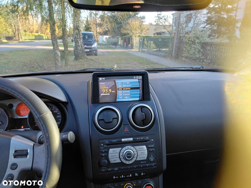 Nissan Qashqai 2.0 dCi 4 x 4 DPF tekna - 6