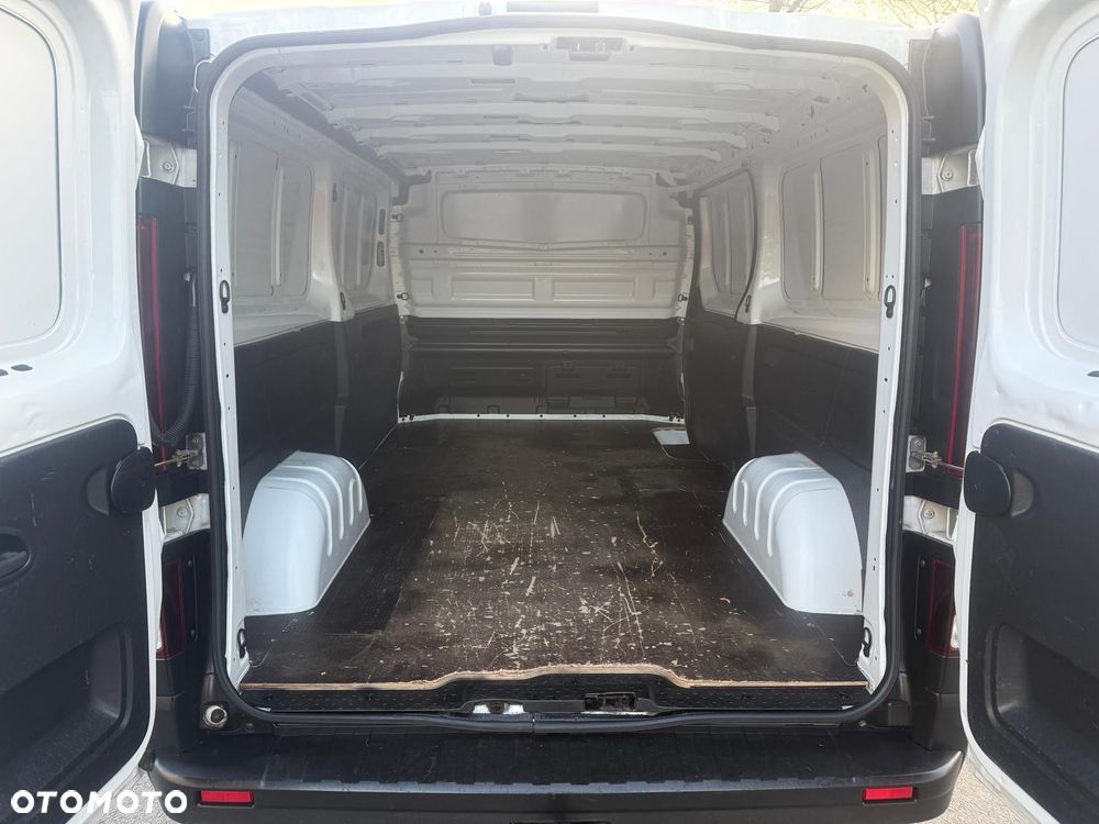 Opel Vivaro - 8