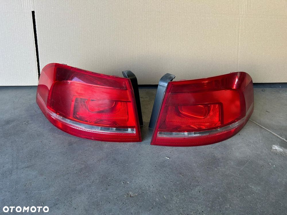 VW PASSAT B7 LAMPA PRAWA LEWA TYŁ  3AF945096E 3AF945095E - 1