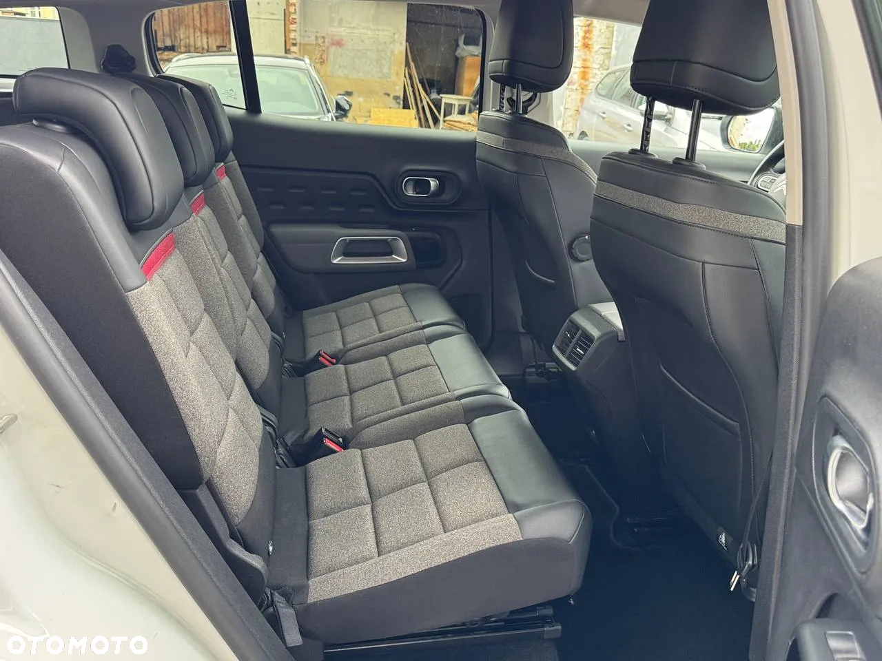 Citroën C5 Aircross Hybrid 225 e-EAT8 FEEL PACK - 27