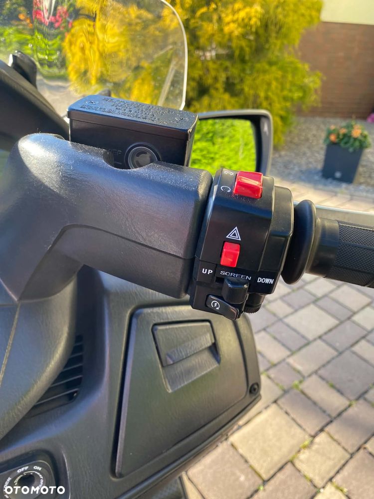 Suzuki Burgman - 10