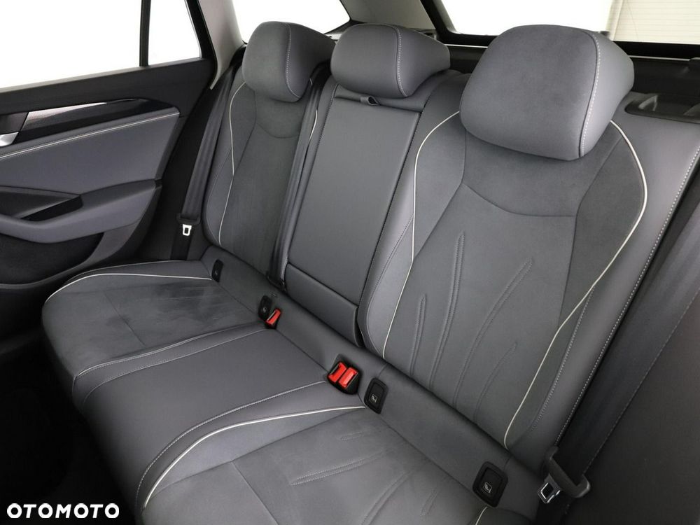 Volkswagen Passat Variant 1.5 TSI EVO Business - 18