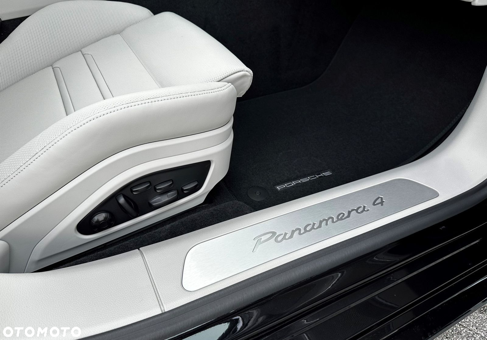 Porsche Panamera - 30