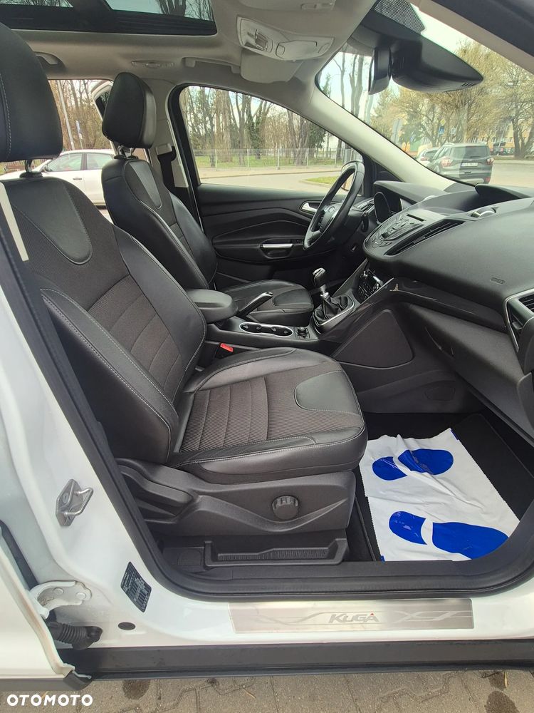 Ford Kuga 2.0 TDCi 4x4 Titanium - 24