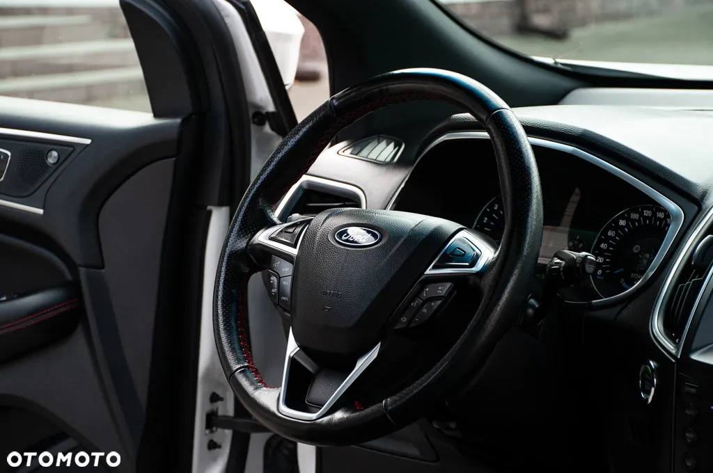 Ford Edge 2.0 EcoBlue Bi-Turbo 4x4 ST-LINE - 31