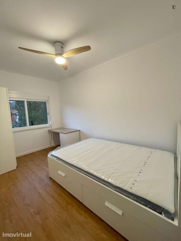 Quarto - localizado em Almada Lisbon - Grande imagem: 2/13