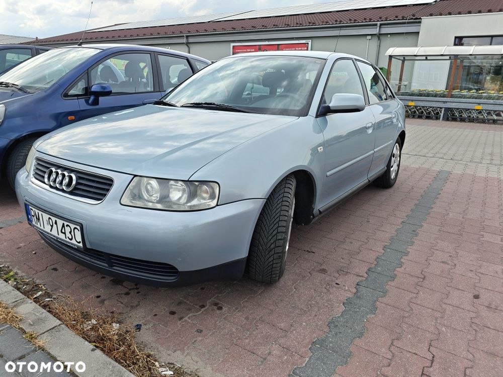 Audi A3 Sportback - 1