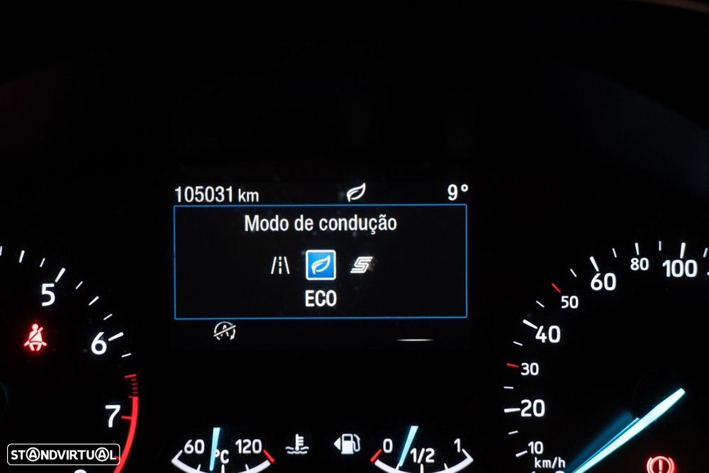 Ford Focus SW 1.5 TDCi EcoBlue ST-Line - 38