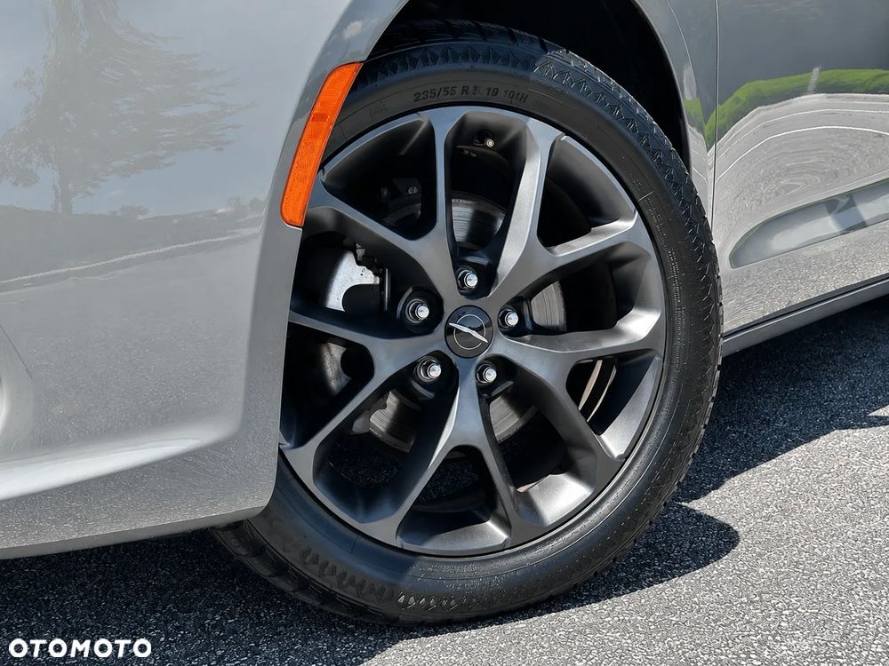 Chrysler Pacifica - 9