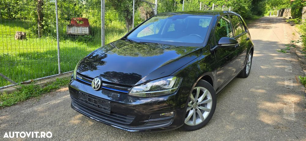 Volkswagen Golf - 1