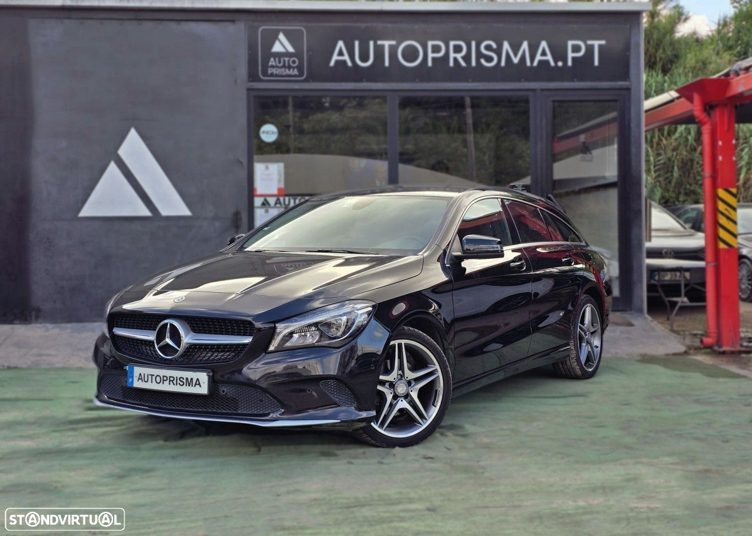 Mercedes-Benz CLA 220 d Shooting Brake Urban Aut. - 2