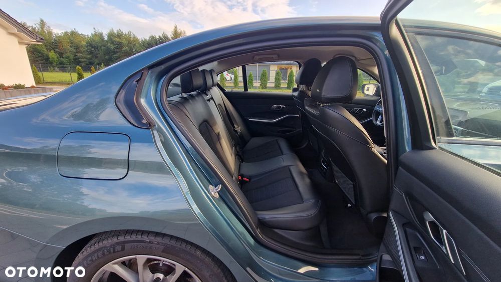 BMW Seria 3 320i GPF Sport - 31