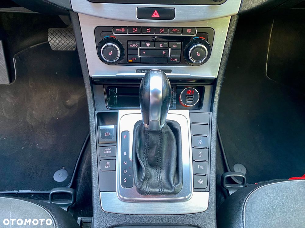 Volkswagen Passat 2.0 TDI DPF DSG Individual Chrom - 17