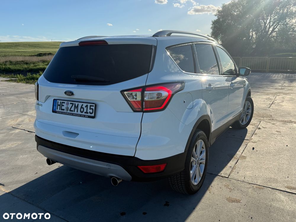 Ford Kuga 2.0 TDCi 2x4 Titanium - 10