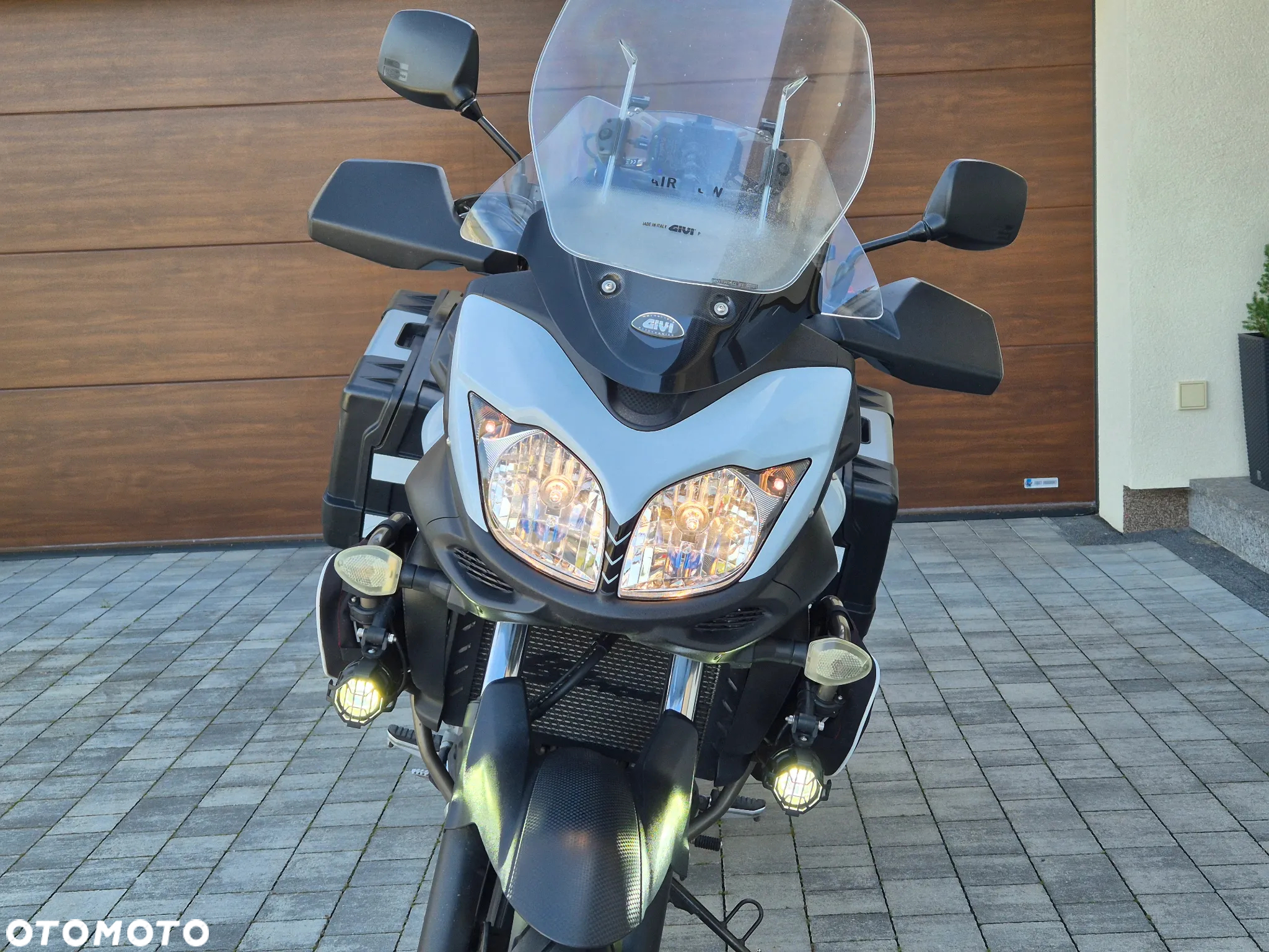 Suzuki V-STROM - 11