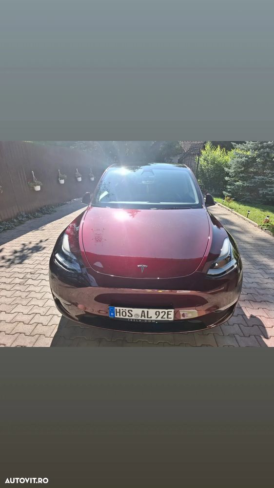 Tesla Model Y - 4