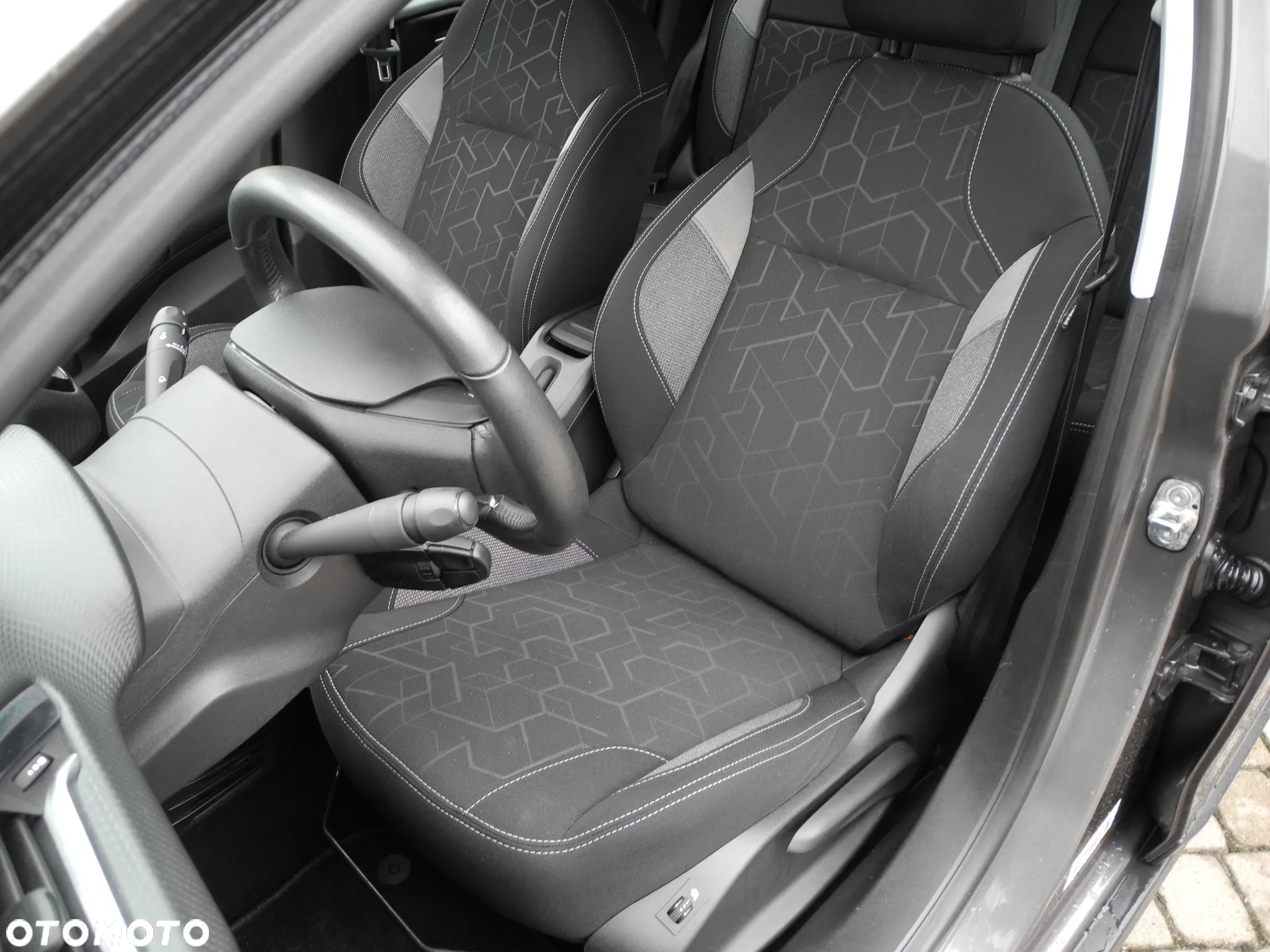 Peugeot 2008 - 14