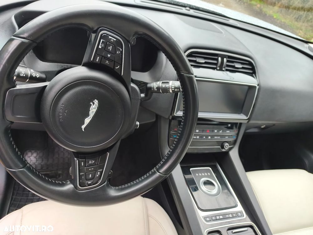 Jaguar F-Pace 20d Aut. Prestige - 6