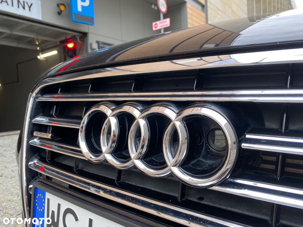 Audi A8 - 12