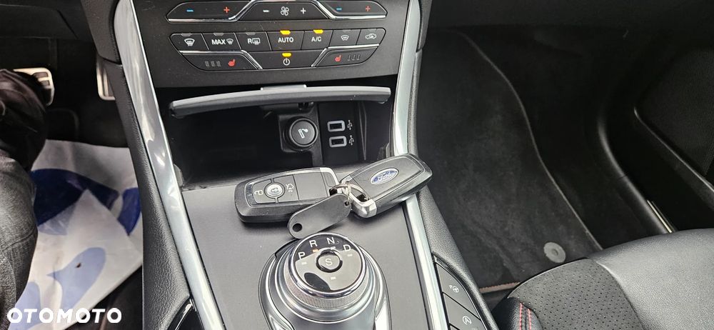 Ford S-Max 2.0 EcoBlue ST-Line - 36