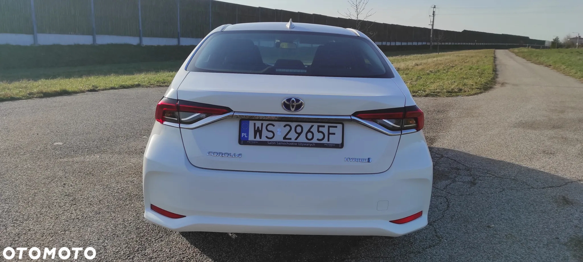 Toyota Corolla 1.8 Hybrid Comfort - 10
