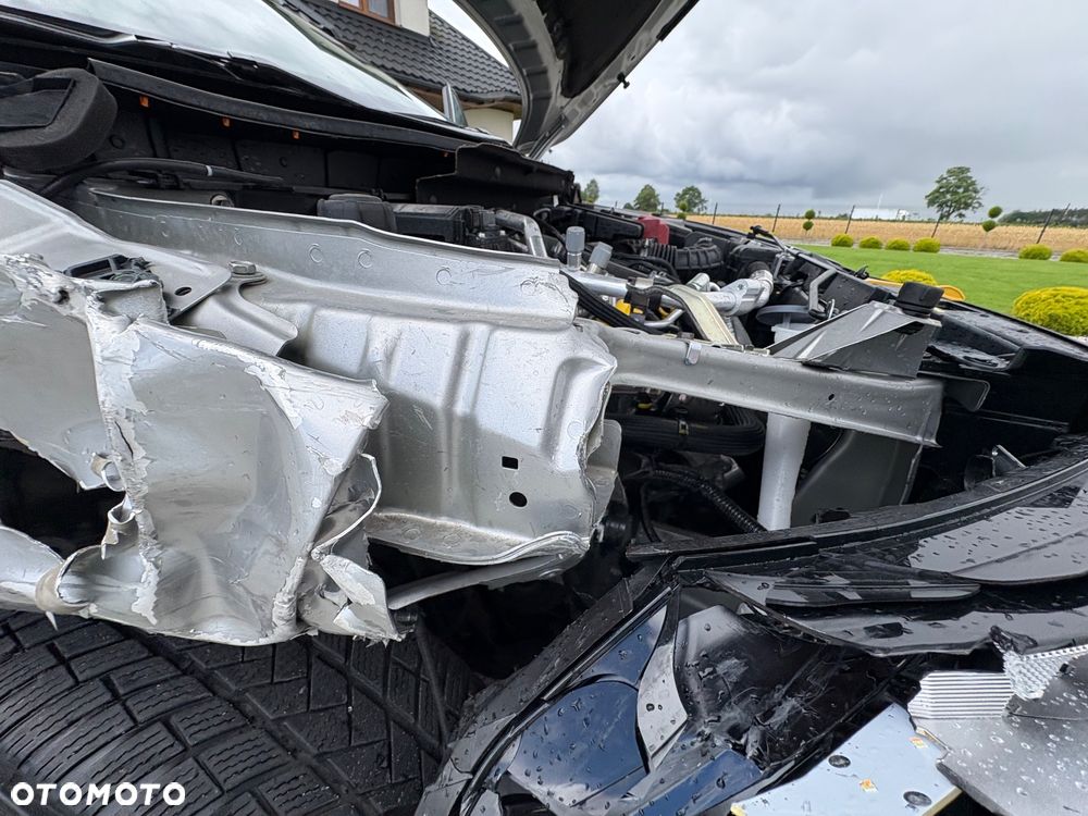 Nissan Qashqai 1.3 DIG-T MHEV Premiere Edition Xtronic - 26