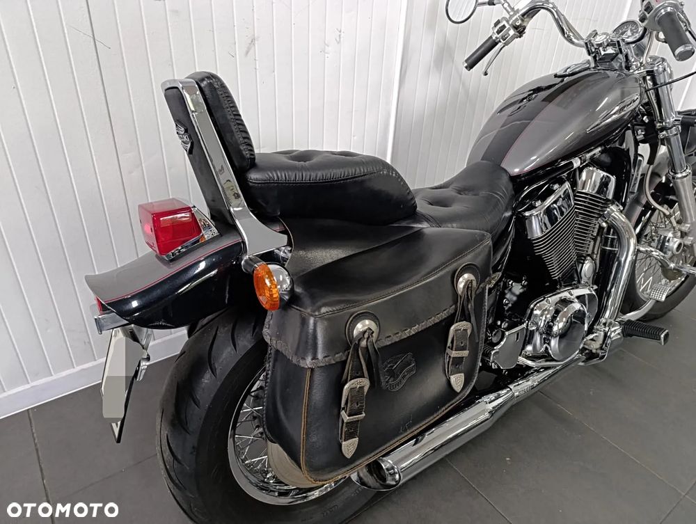 Suzuki Intruder - 14