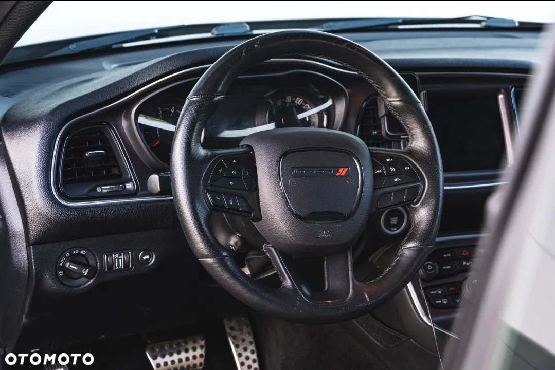 Dodge Challenger Automatik R/T Plus - 12