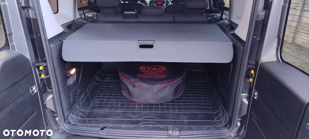 Fiat Doblo 1.4 16V Dynamic - 13