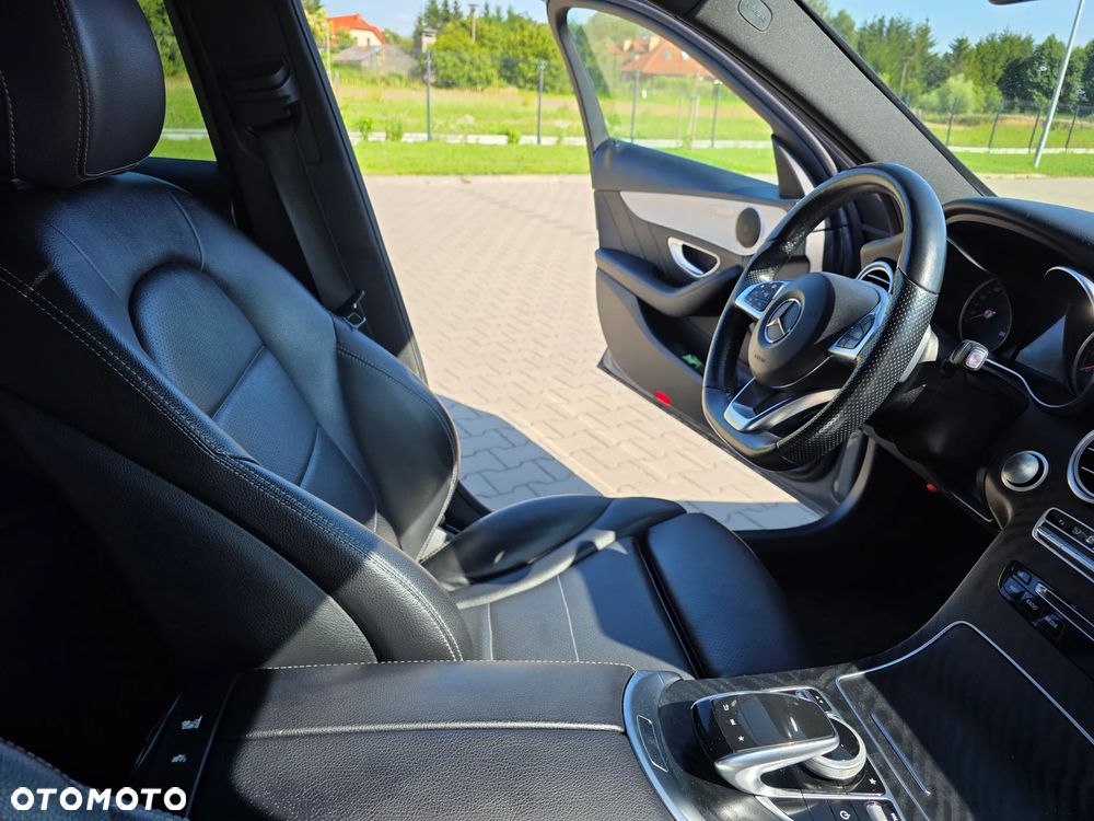Mercedes-Benz Klasa C 180 9G-TRONIC AMG Line - 9