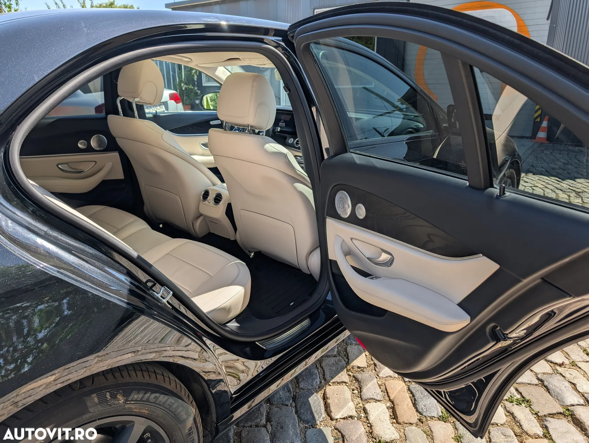 Mercedes-Benz E 200 d T 9G-TRONIC - 12