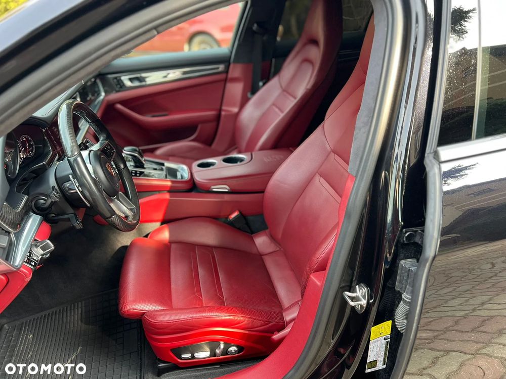 Porsche Panamera 4S - 5