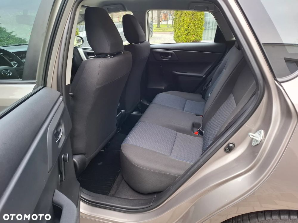 Toyota Auris 1.33 VVT-i - 13