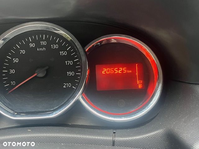 Dacia Duster 1.5 dCi Celebration 4x4 - 29