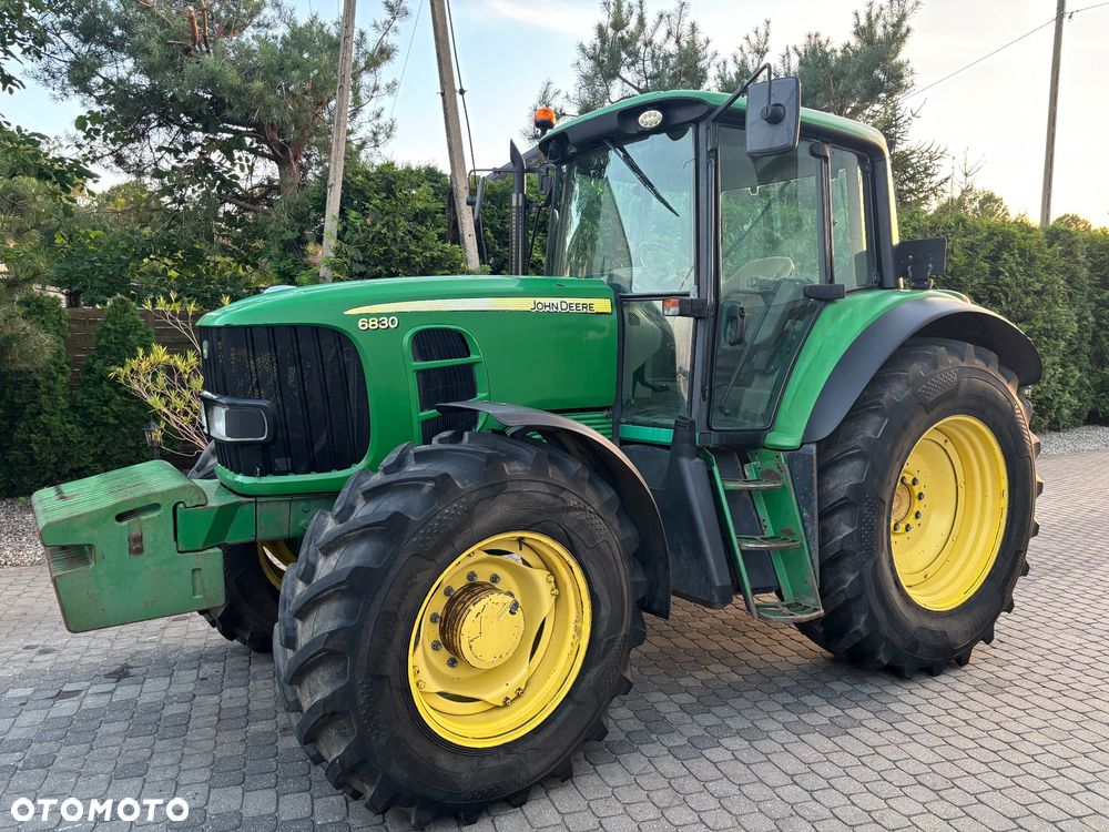John Deere 6830