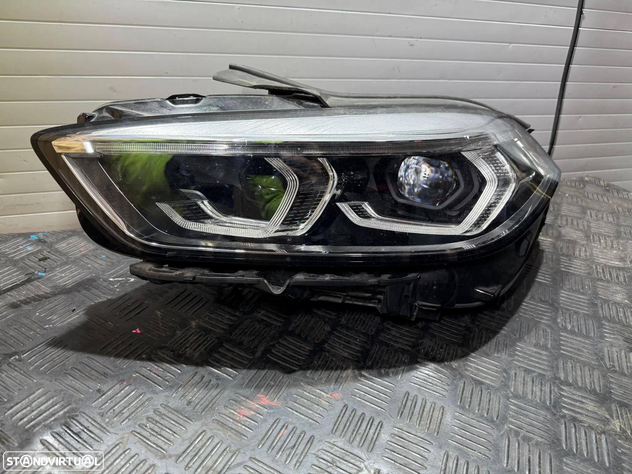 Optica Esquerda Led BMW F40 - 1