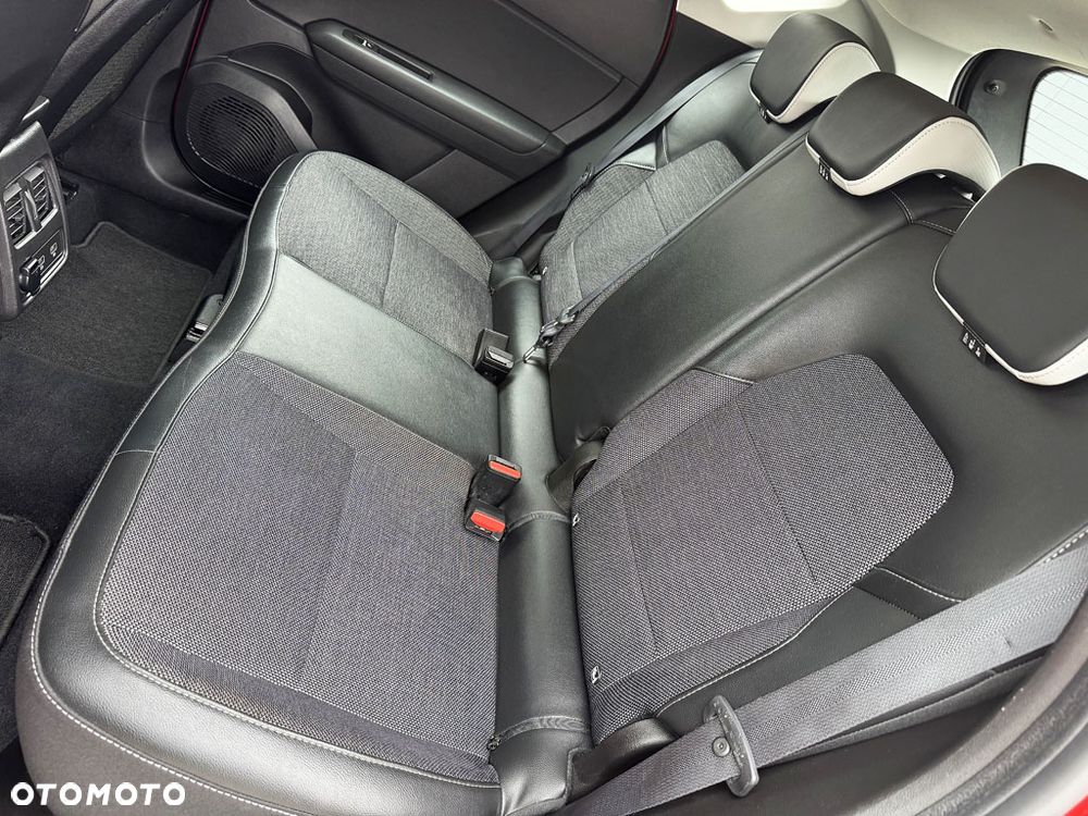 Renault Captur 1.6 E-TECH Plug-In Intens - 32